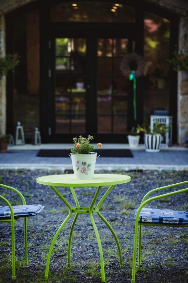 Lawendowa Stajnia Bed & Breakfast Lwowek Slaski Exterior photo